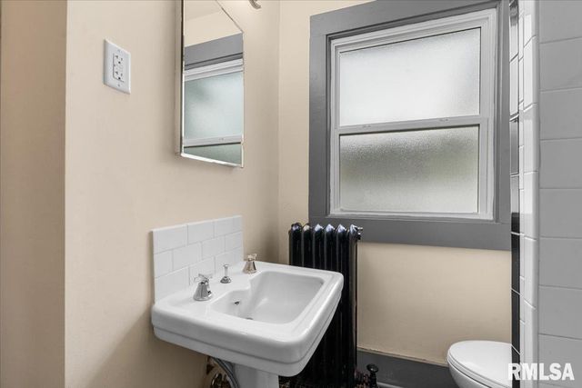 1817 WHITTIER Avenue, Springfield, IL 62704