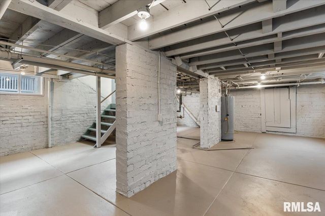 1817 WHITTIER Avenue, Springfield, IL 62704