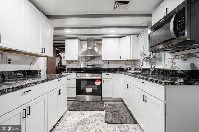 1606 N LINE ST, Lansdale, PA 19446