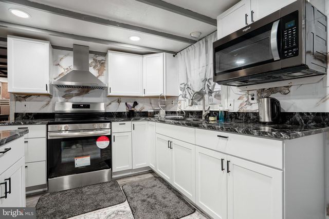 1606 N LINE ST, Lansdale, PA 19446