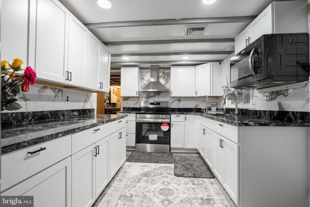1606 N LINE ST, Lansdale, PA 19446