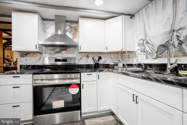 1606 N LINE ST, Lansdale, PA 19446