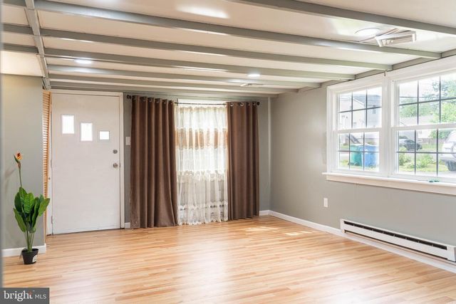 1606 N LINE ST, Lansdale, PA 19446