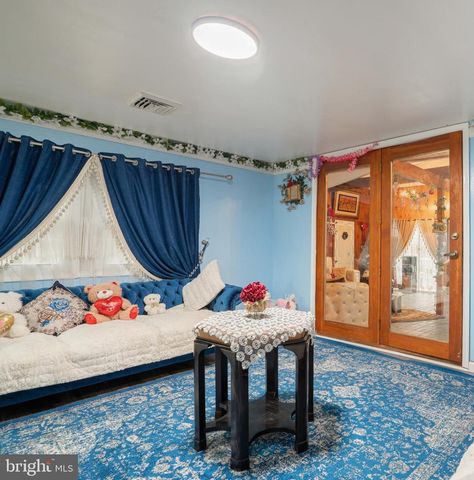 1606 N LINE ST, Lansdale, PA 19446