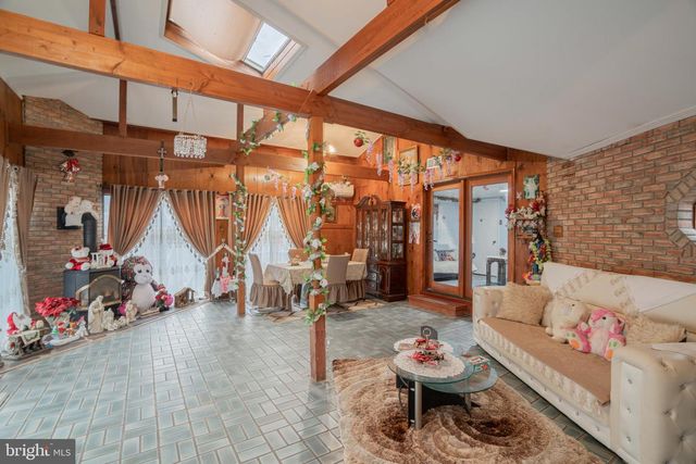 1606 N LINE ST, Lansdale, PA 19446