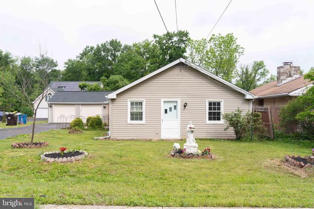 1606 N LINE ST, Lansdale, PA 19446