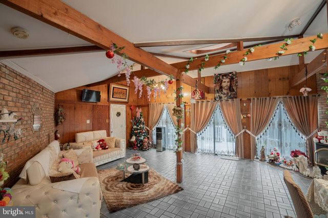 1606 N LINE ST, Lansdale, PA 19446