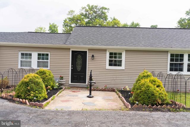1606 N LINE ST, Lansdale, PA 19446