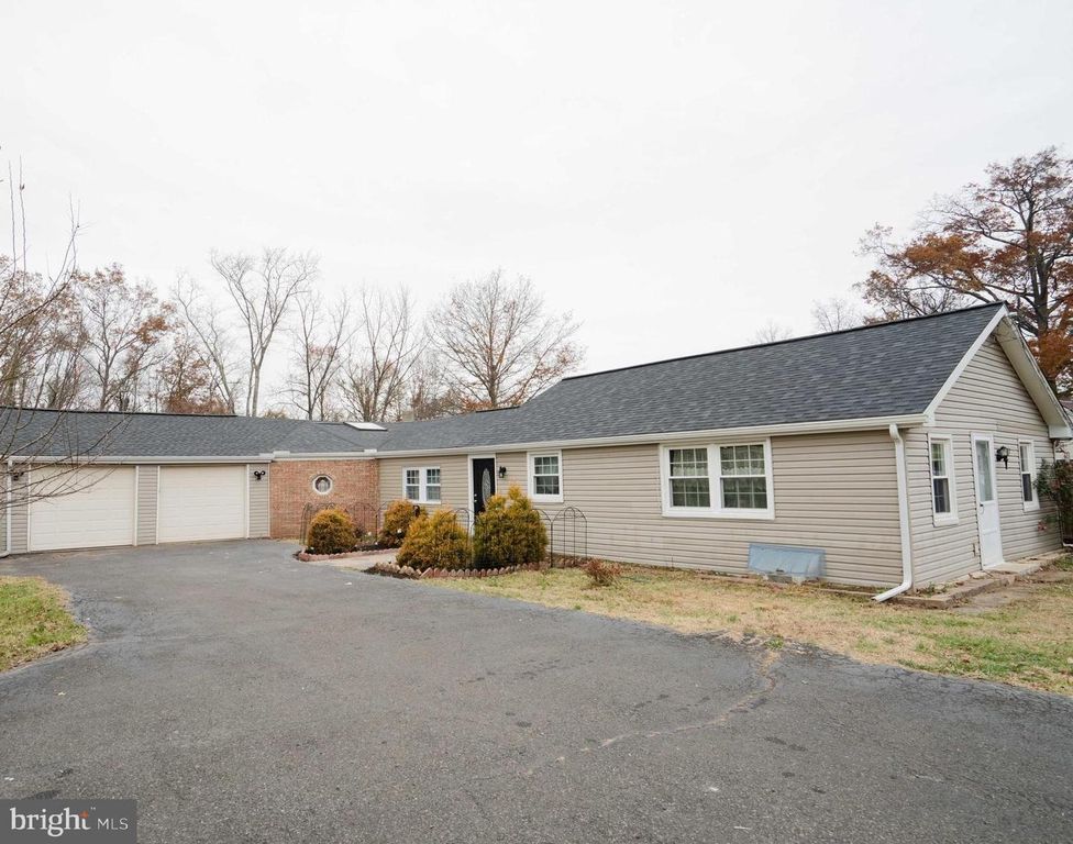 1606 N LINE ST, Lansdale, PA 19446