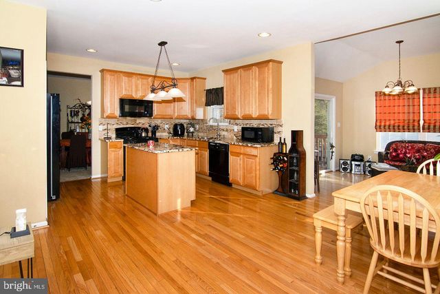 2 GOSLING COURT, Sicklerville, NJ 08081