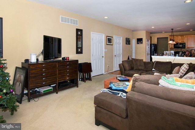 2 GOSLING COURT, Sicklerville, NJ 08081