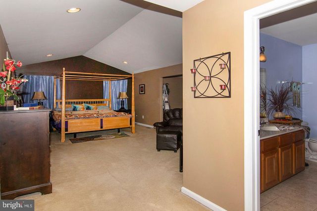 2 GOSLING COURT, Sicklerville, NJ 08081