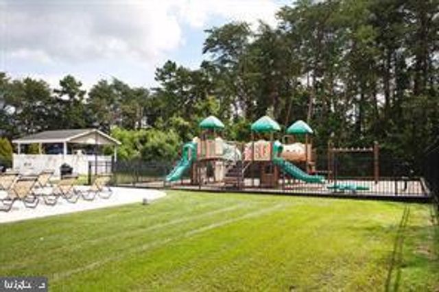 2 GOSLING COURT, Sicklerville, NJ 08081