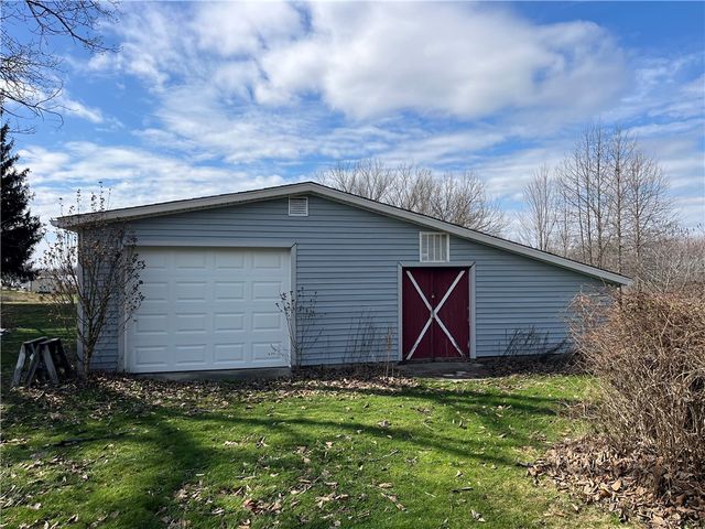 2411 Mill Bridge Rd, Slippery Rock Twp, PA 16101