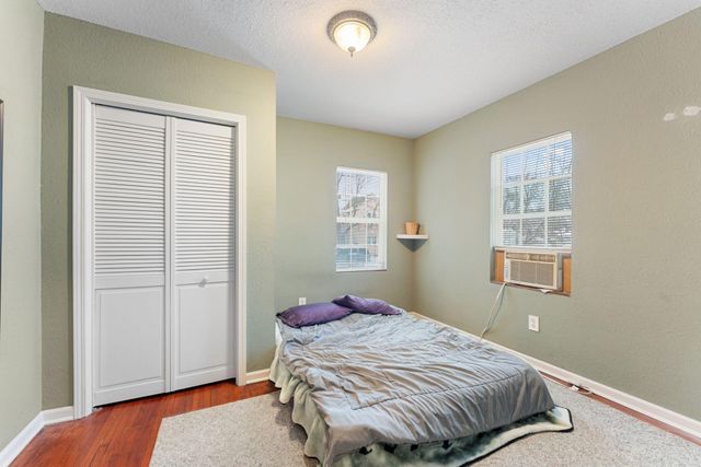 422 Logan Avenue N, Minneapolis, MN 55405