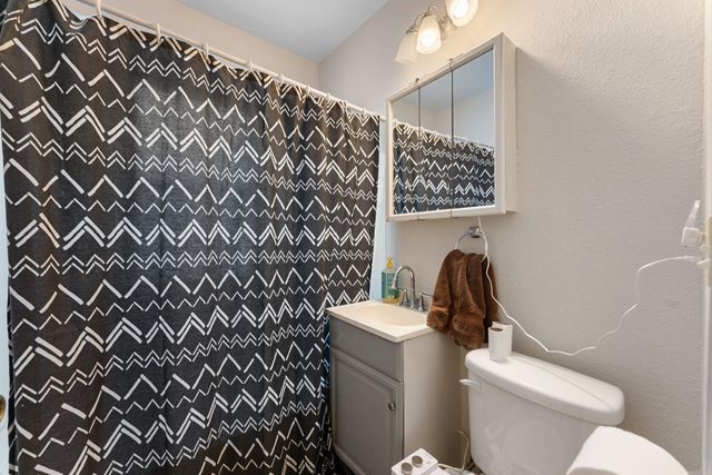 422 Logan Avenue N, Minneapolis, MN 55405