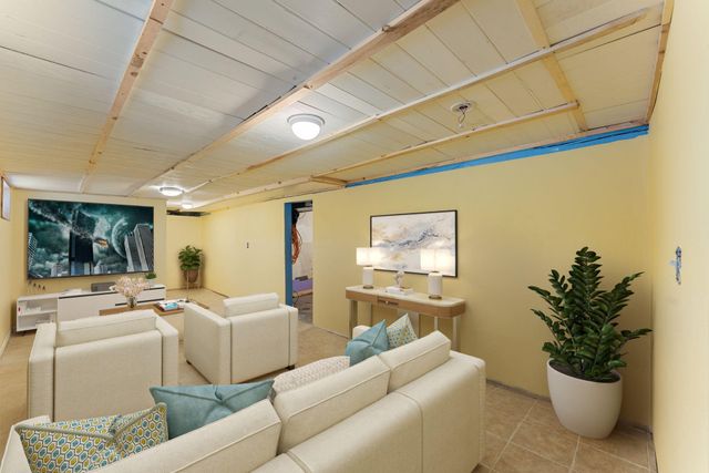 422 Logan Avenue N, Minneapolis, MN 55405