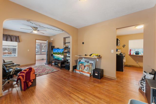 422 Logan Avenue N, Minneapolis, MN 55405