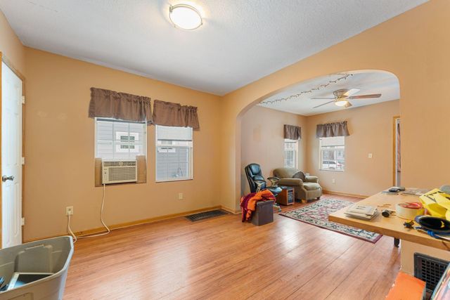 422 Logan Avenue N, Minneapolis, MN 55405