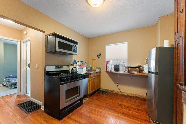 422 Logan Avenue N, Minneapolis, MN 55405