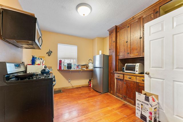 422 Logan Avenue N, Minneapolis, MN 55405