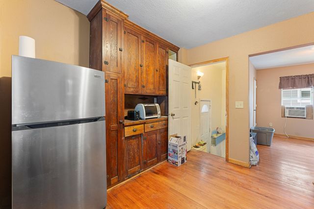 422 Logan Avenue N, Minneapolis, MN 55405