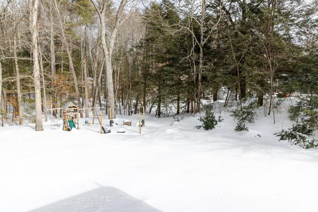 10 Rowe Drive, Fremont, NH 03044