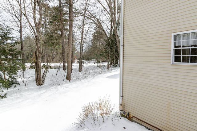 10 Rowe Drive, Fremont, NH 03044