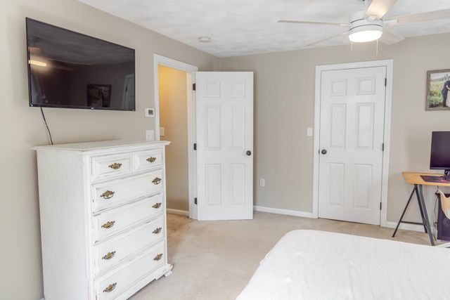 10 Rowe Drive, Fremont, NH 03044