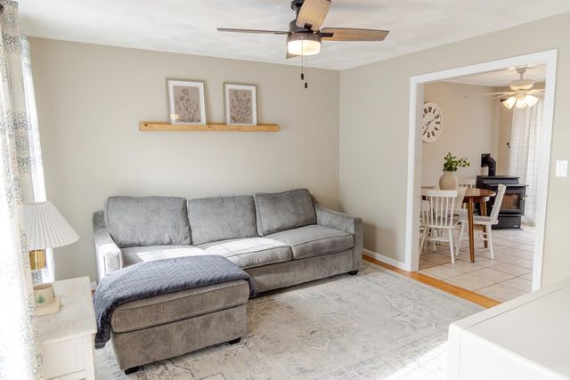 10 Rowe Drive, Fremont, NH 03044