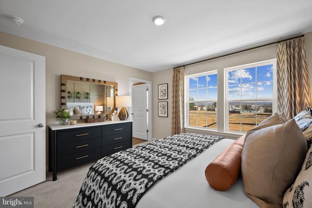 48 ALOMA ST, Charles Town, WV 25414