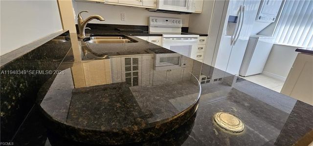 1507 CAPE CORAL PKWY W 5, Cape Coral, FL 33914