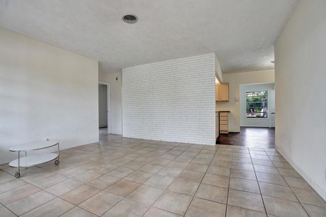 1801 NE 23rd Ave, Fort Lauderdale, FL 33305