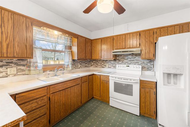 1200 Roach St, Salina, KS 67401