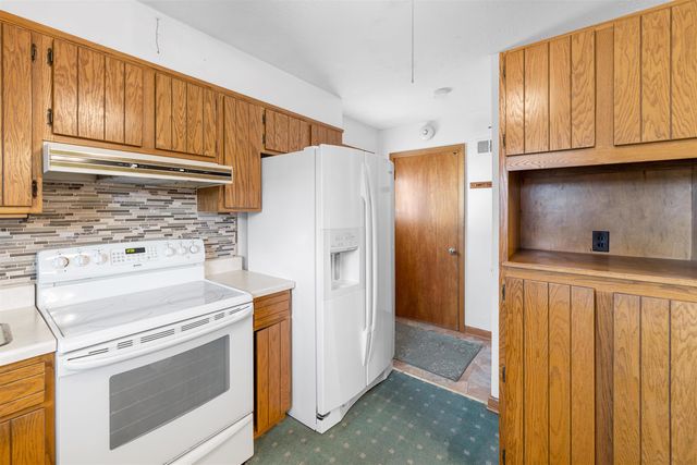 1200 Roach St, Salina, KS 67401