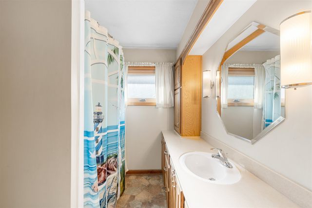 1200 Roach St, Salina, KS 67401