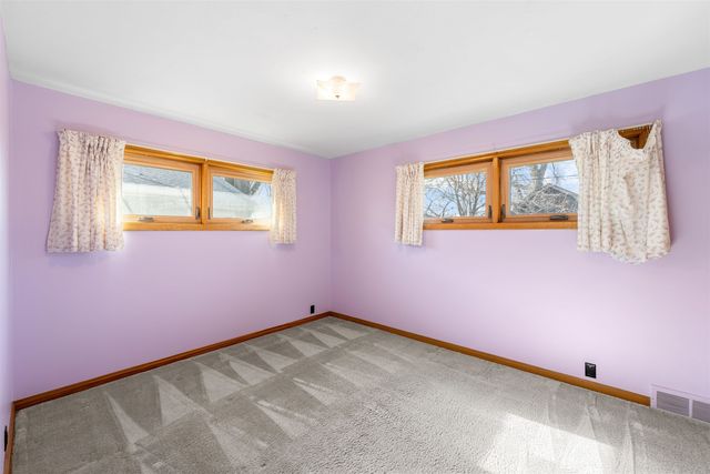 1200 Roach St, Salina, KS 67401