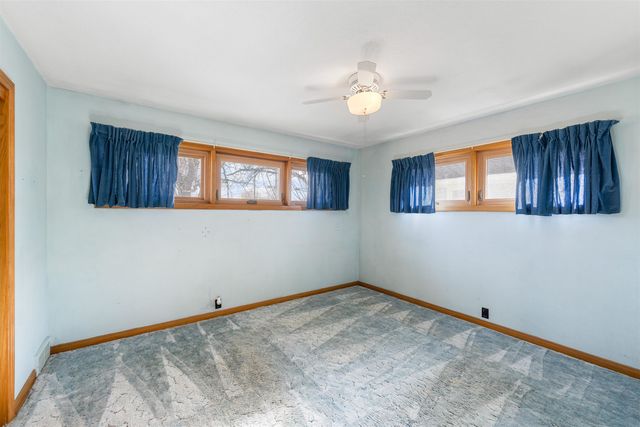 1200 Roach St, Salina, KS 67401