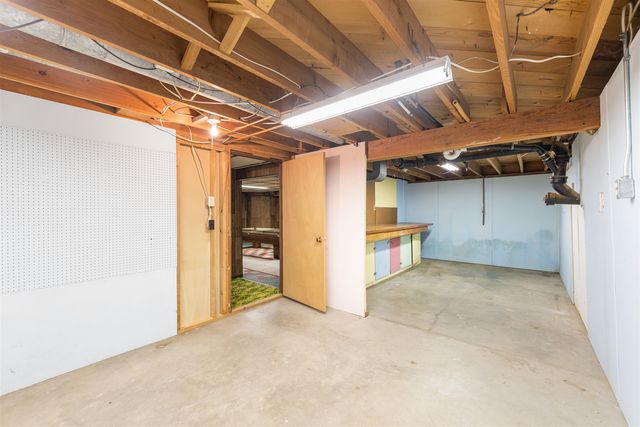 1200 Roach St, Salina, KS 67401