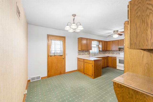 1200 Roach St, Salina, KS 67401