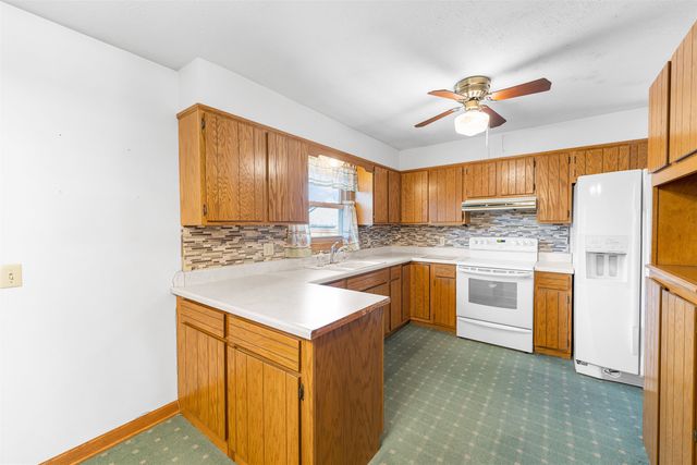 1200 Roach St, Salina, KS 67401