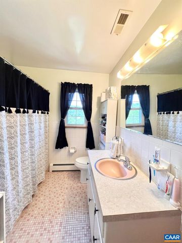 1410 STEVENS COVE RD, Lovingston, VA 22949