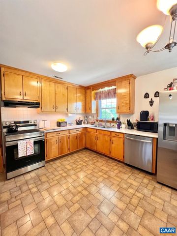 1410 STEVENS COVE RD, Lovingston, VA 22949