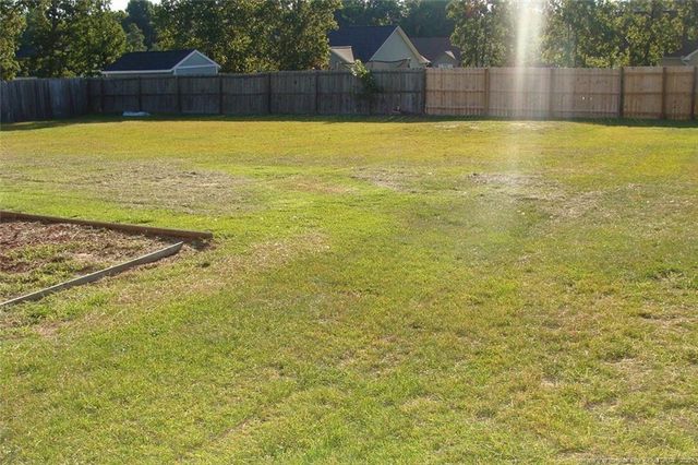 558 Copper Creek Drive, Raeford, NC 28376