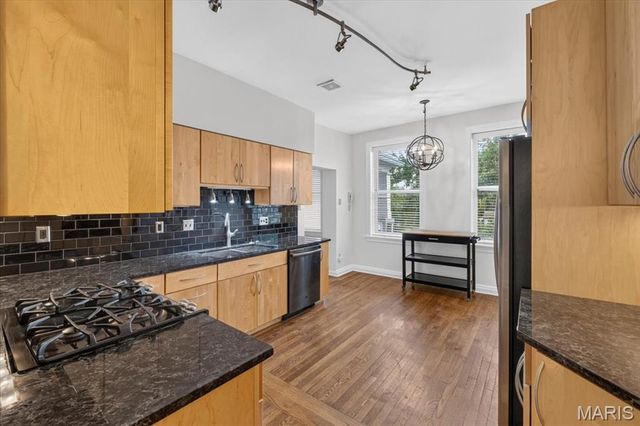 5553 Waterman Boulevard 3E, St Louis, MO 63112