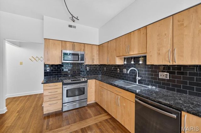 5553 Waterman Boulevard 3E, St Louis, MO 63112