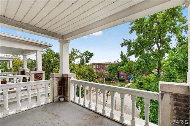 5553 Waterman Boulevard 3E, St Louis, MO 63112