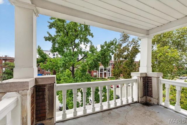 5553 Waterman Boulevard 3E, St Louis, MO 63112