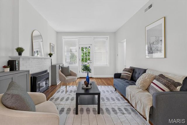 5553 Waterman Boulevard 3E, St Louis, MO 63112