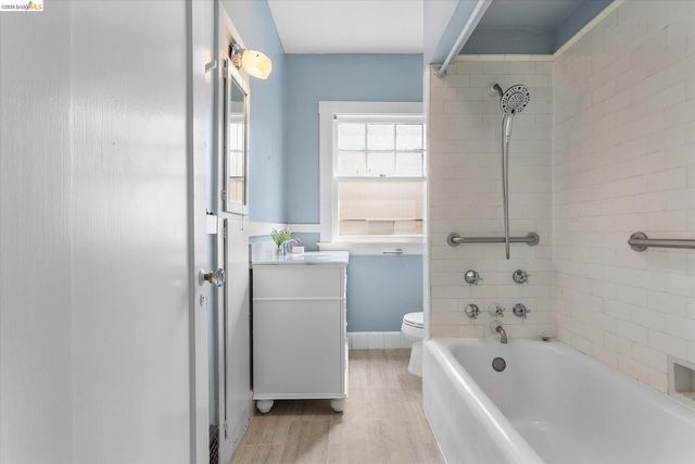 647 Beacon St, Oakland, CA 94610